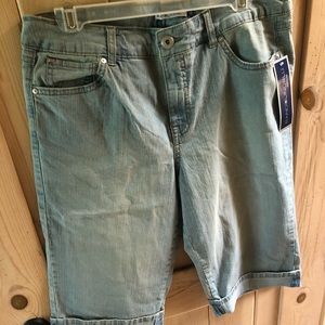 Bandolinoblu brandy style jean shorts in size 12